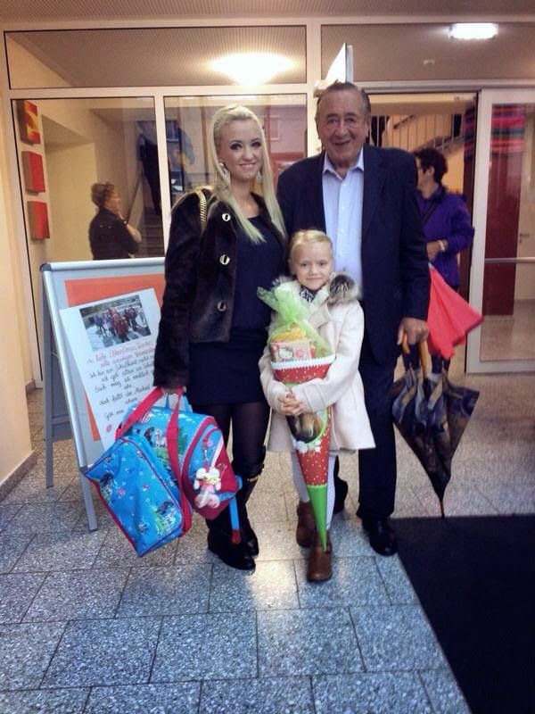 Кэти Шмиц вышла замуж за Рихарда Люнгера, модель вышла замуж за 81-летнего старика, Рихард Люгнер женился на Кэти Шмиц