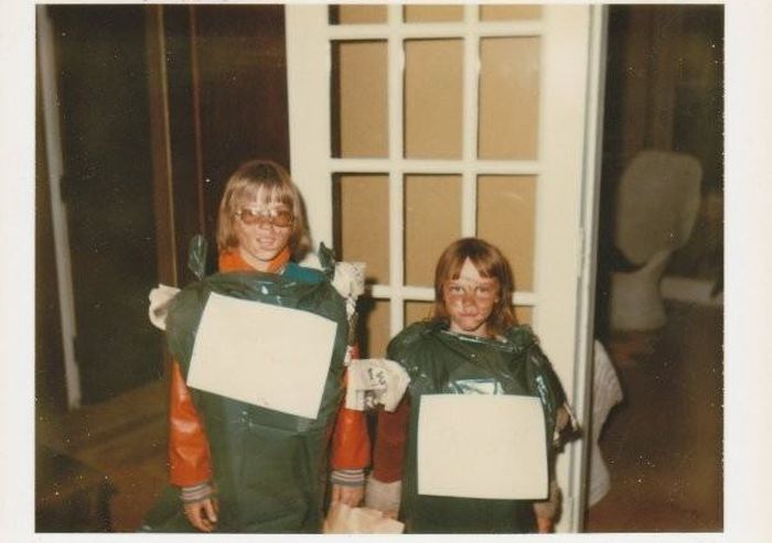 Самые дурацкие и пугающие костюмы на Хэллоуин для детей, сделанные руками родителей детские костюмы на хэллоуин, костюмы на хэллоуин сделанные руками родителей, самодельные костюмы на хэллоуин