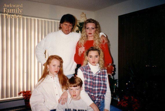 Провальные рождественские фотографии,  Awkward Family Christmas