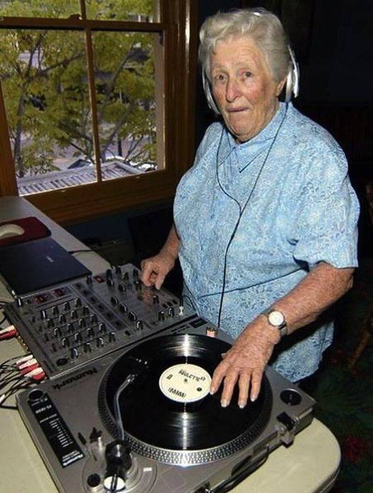 Бодрые старички идут в отрыв Бодрые старички, страость, смешное, в отрыв