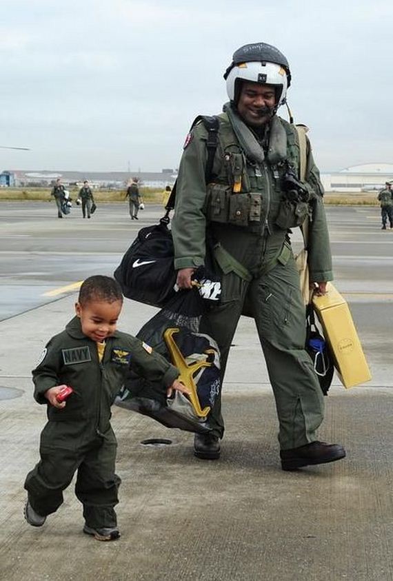 А сынок то - весь в отца! Смешные фотографии пап со своими маленькими копиями Смешные фотографии, папы, сыновья, дети, маленькиме копии