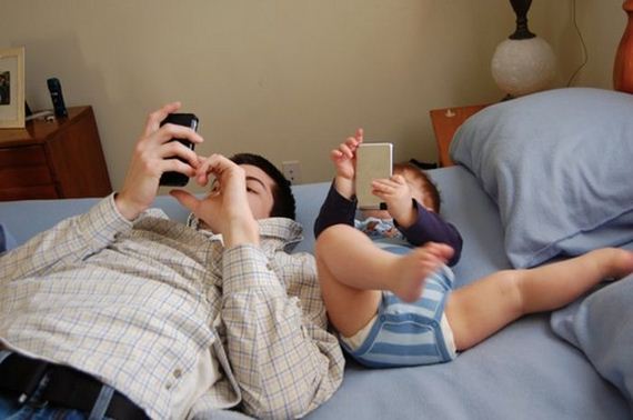 А сынок то - весь в отца! Смешные фотографии пап со своими маленькими копиями Смешные фотографии, папы, сыновья, дети, маленькиме копии