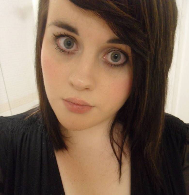 Толстая девушка, спрятала лишний вес фото,рискованные интернет знакомства, осторожным знакомства интернет,