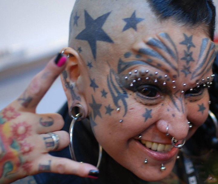 Необычная супружеская пара, которая через чур увлеклась модификациями Пара увлекающаяся модификациями, Габриэла Перальта, Виктор Перальта