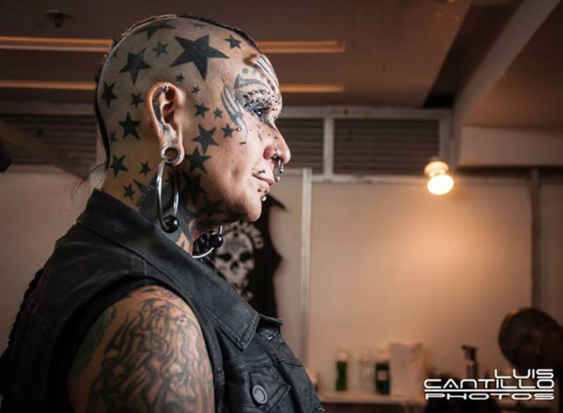 Необычная супружеская пара, которая через чур увлеклась модификациями Пара увлекающаяся модификациями, Габриэла Перальта, Виктор Перальта