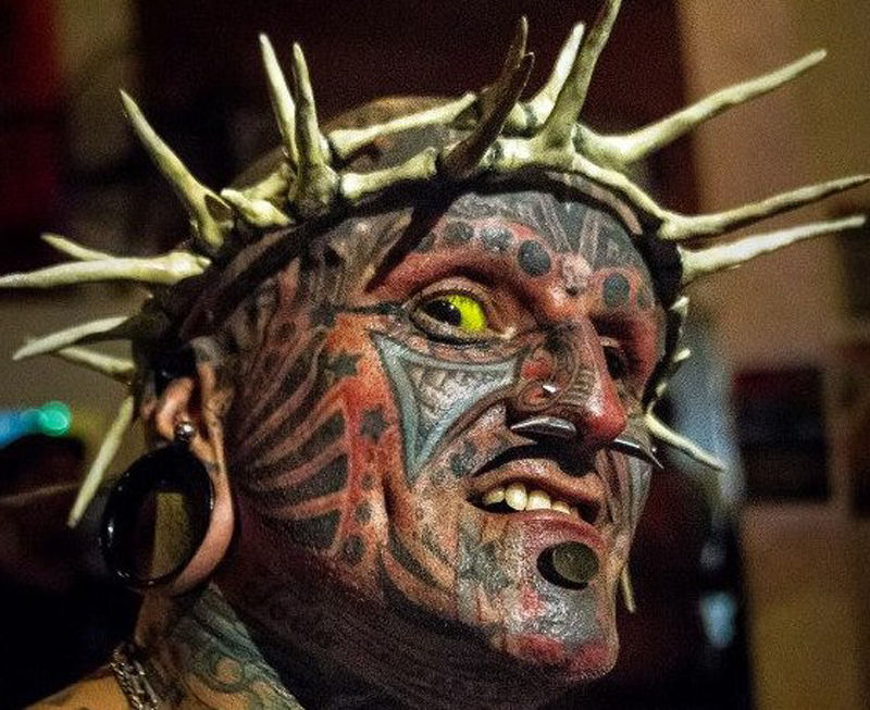 Необычная супружеская пара, которая через чур увлеклась модификациями Пара увлекающаяся модификациями, Габриэла Перальта, Виктор Перальта