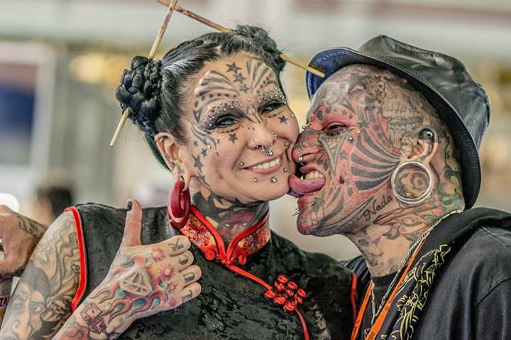 Необычная супружеская пара, которая через чур увлеклась модификациями Пара увлекающаяся модификациями, Габриэла Перальта, Виктор Перальта