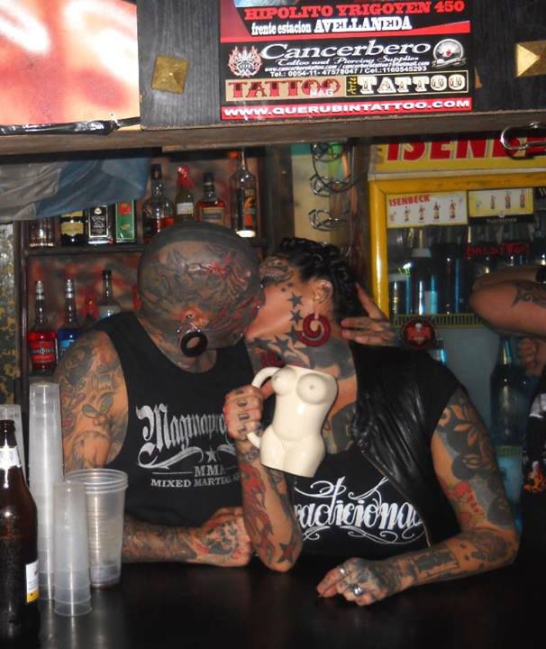 Необычная супружеская пара, которая через чур увлеклась модификациями Пара увлекающаяся модификациями, Габриэла Перальта, Виктор Перальта