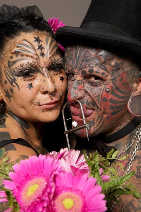 Необычная супружеская пара, которая через чур увлеклась модификациями Пара увлекающаяся модификациями, Габриэла Перальта, Виктор Перальта