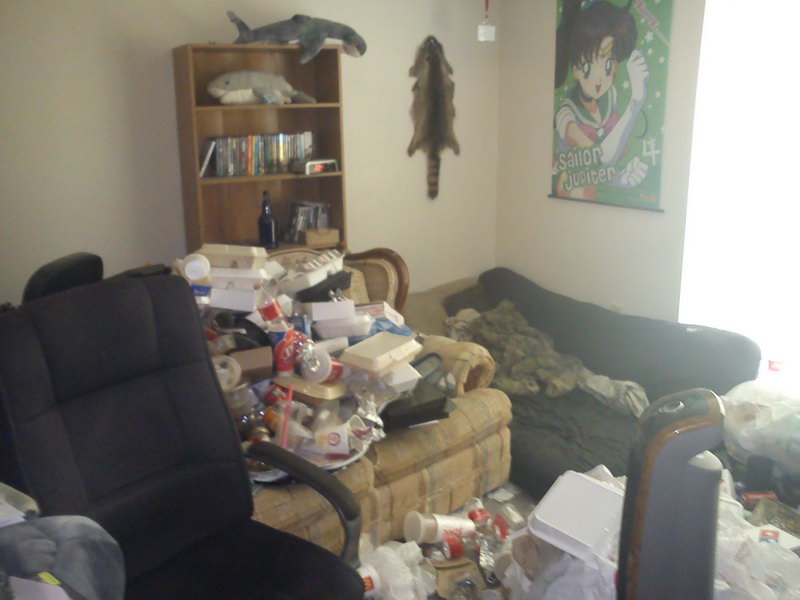 сосед не убирался в комнате, комната геймера, комната горы мусора
