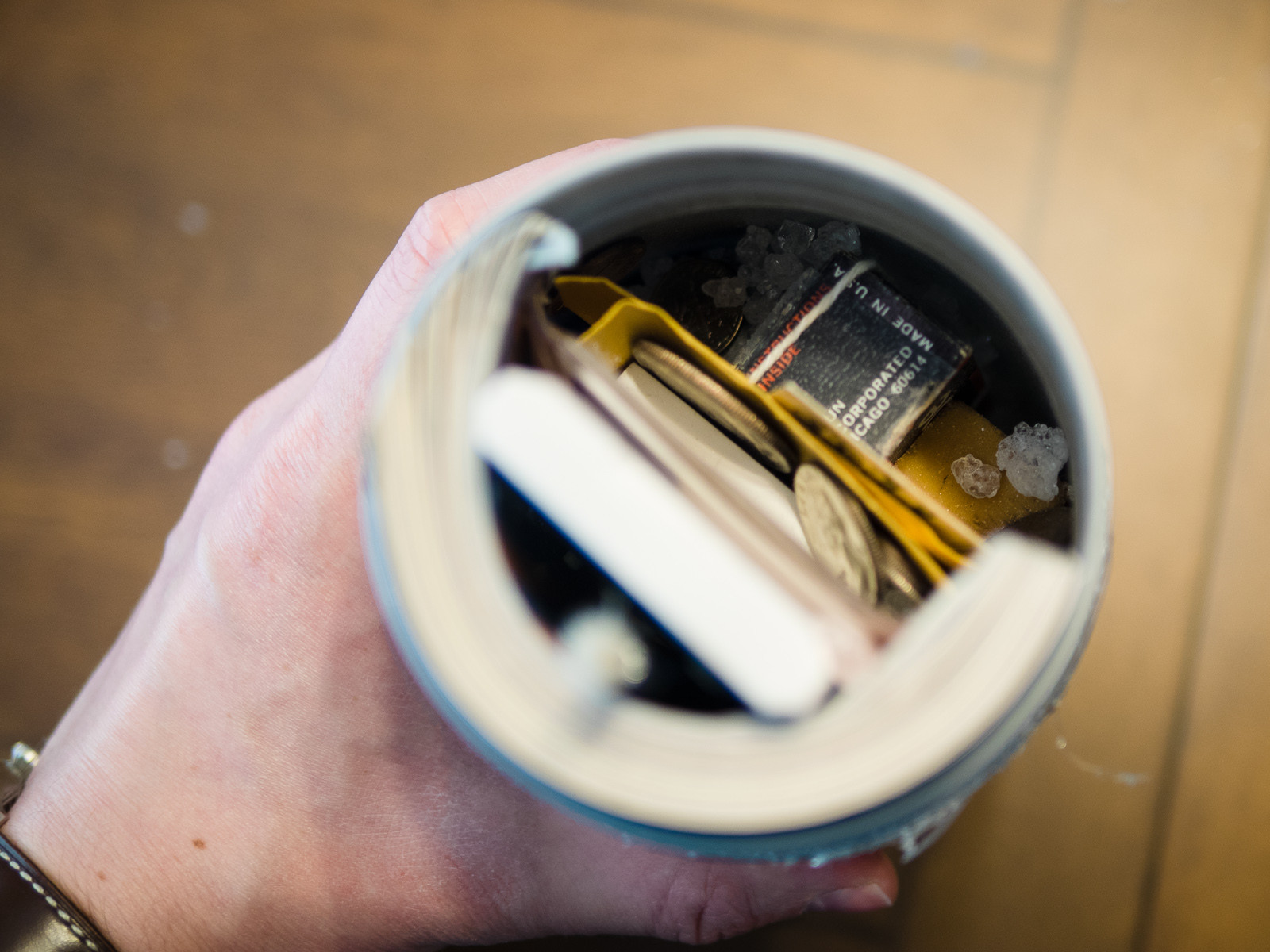 капсула времени маленького мальчика, капсула времени 1993 года запечатанная мальчиком, что лежит внутри капсулы времени