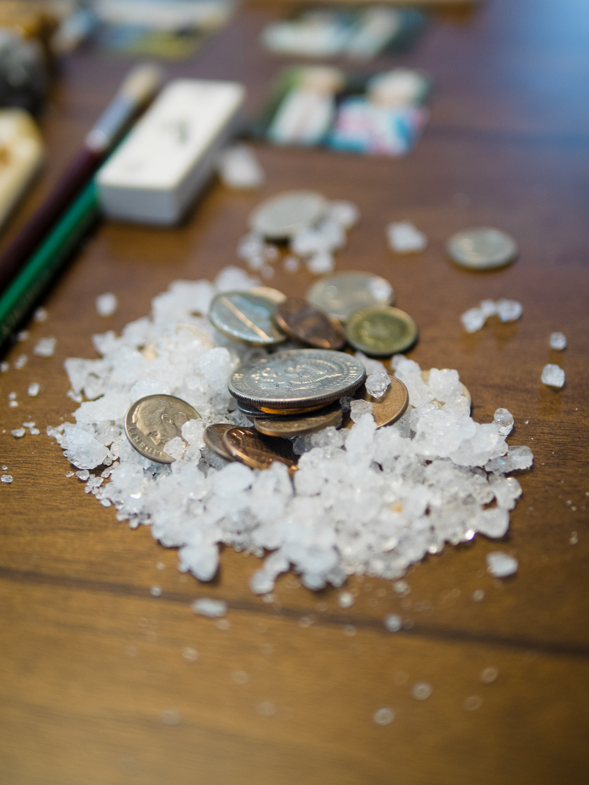 капсула времени маленького мальчика, капсула времени 1993 года запечатанная мальчиком, что лежит внутри капсулы времени