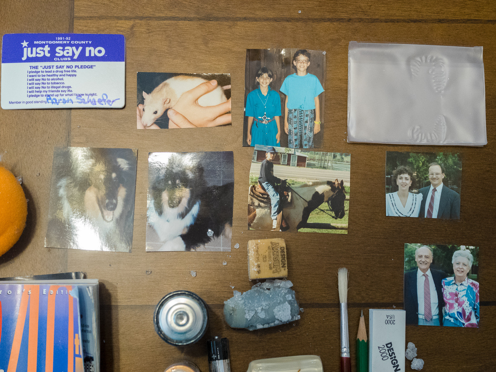 капсула времени маленького мальчика, капсула времени 1993 года запечатанная мальчиком, что лежит внутри капсулы времени