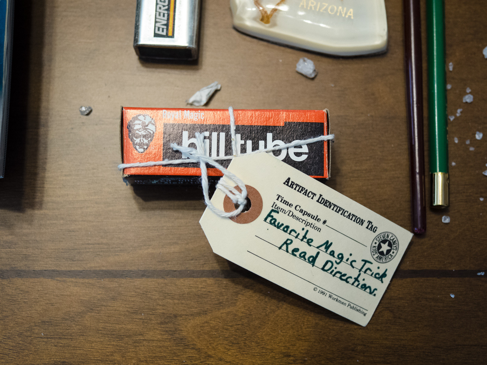 капсула времени маленького мальчика, капсула времени 1993 года запечатанная мальчиком, что лежит внутри капсулы времени