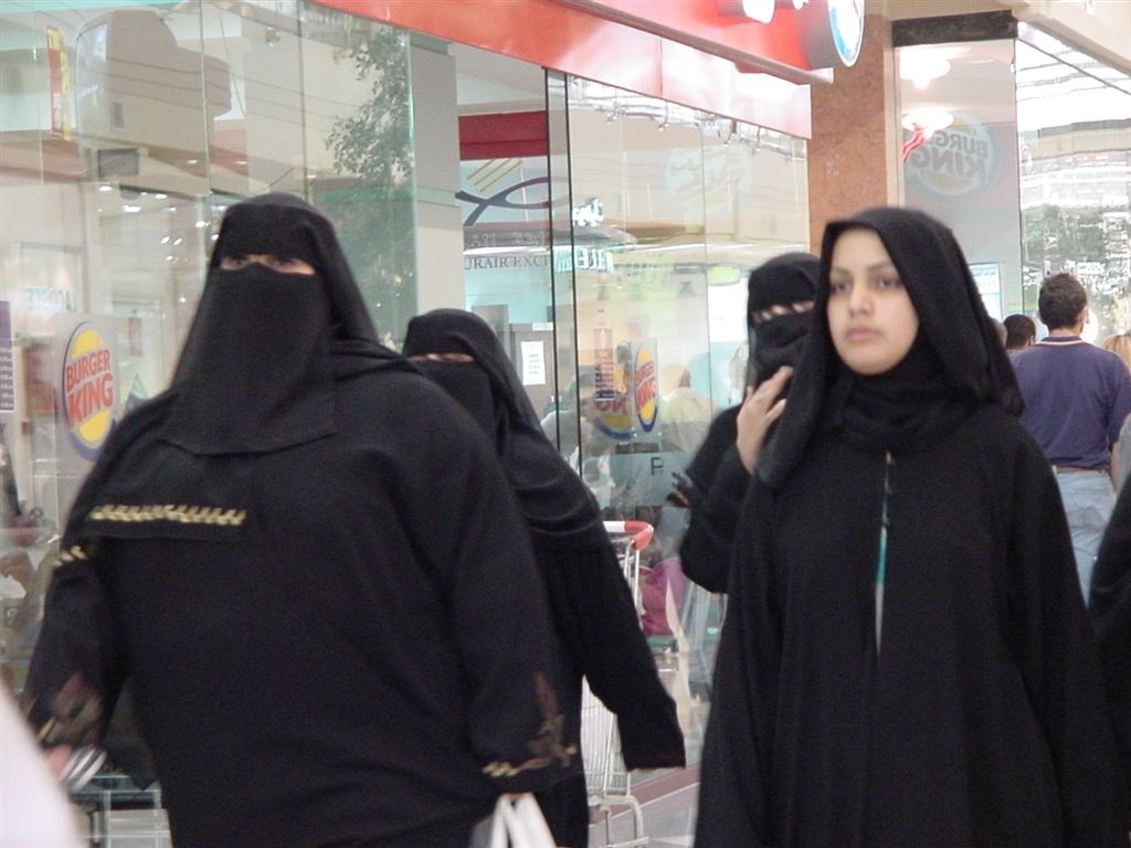 страны почитающие женское ожирение, толстые женщины