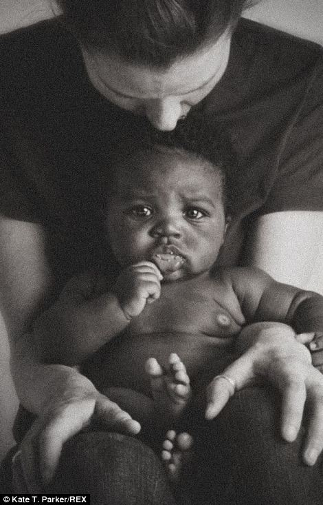 Усыновление ребенка, усыновили негритенка Сэма, фотограф Кейт Паркер, Kate Parker