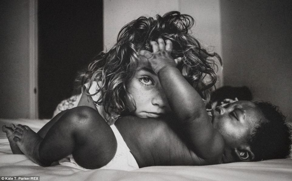 Усыновление ребенка, усыновили негритенка Сэма, фотограф Кейт Паркер, Kate Parker