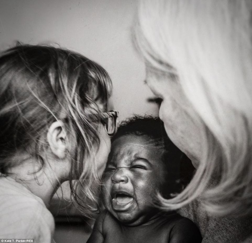 Усыновление ребенка, усыновили негритенка Сэма, фотограф Кейт Паркер, Kate Parker