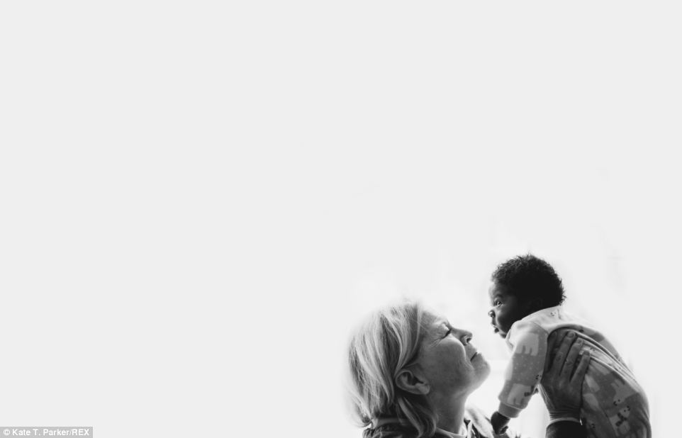 Усыновление ребенка, усыновили негритенка Сэма, фотограф Кейт Паркер, Kate Parker