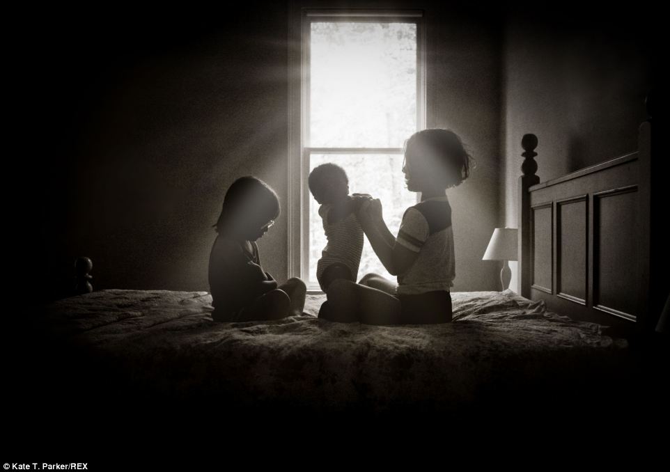 Усыновление ребенка, усыновили негритенка Сэма, фотограф Кейт Паркер, Kate Parker