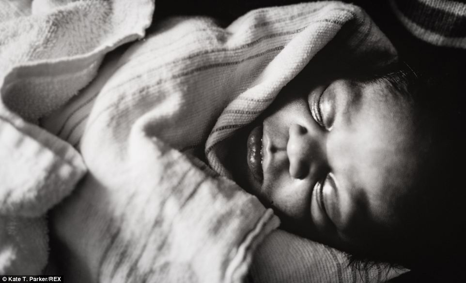 Усыновление ребенка, усыновили негритенка Сэма, фотограф Кейт Паркер, Kate Parker