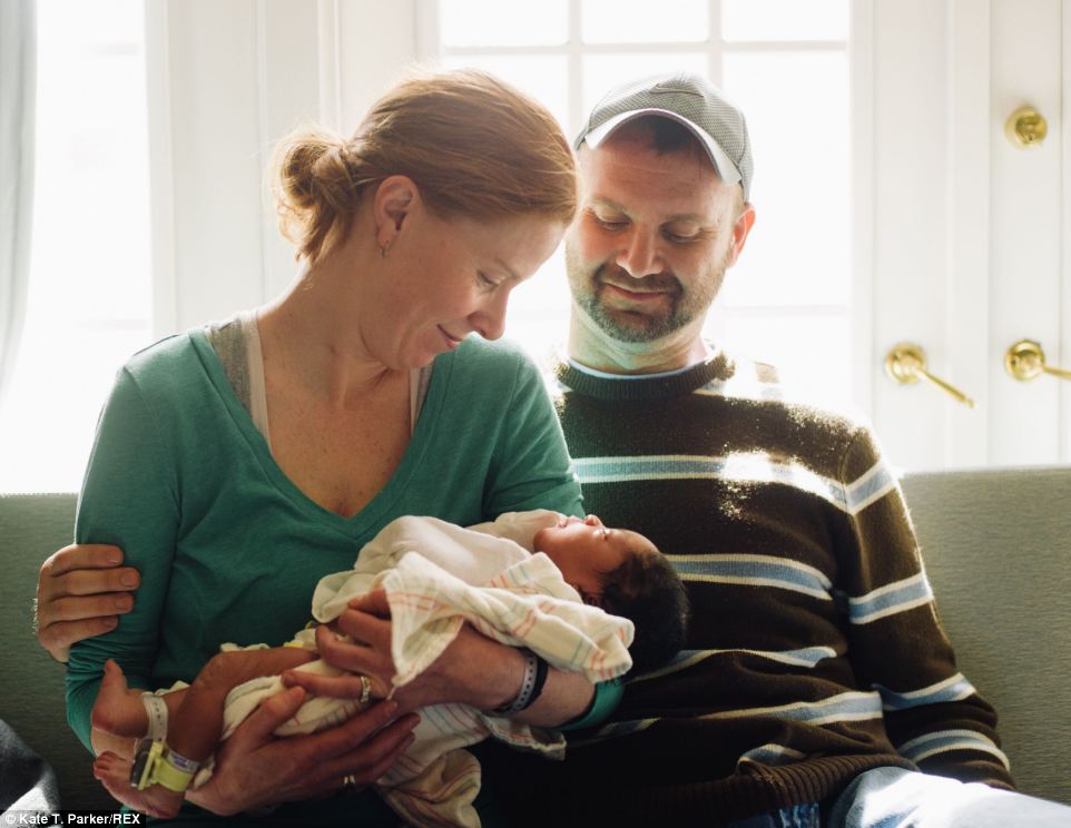 Усыновление ребенка, усыновили негритенка Сэма, фотограф Кейт Паркер, Kate Parker