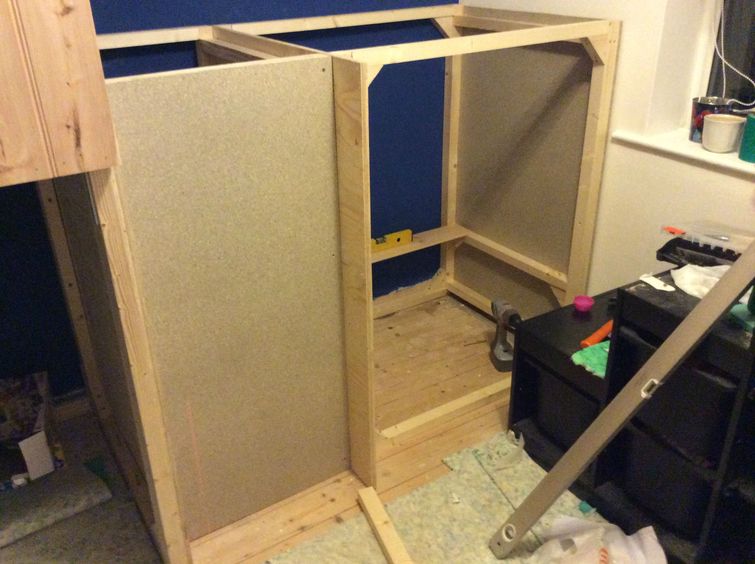 домик на дереве в доме,  остроил домик на дереве в комнате