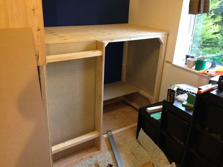 домик на дереве в доме,  остроил домик на дереве в комнате