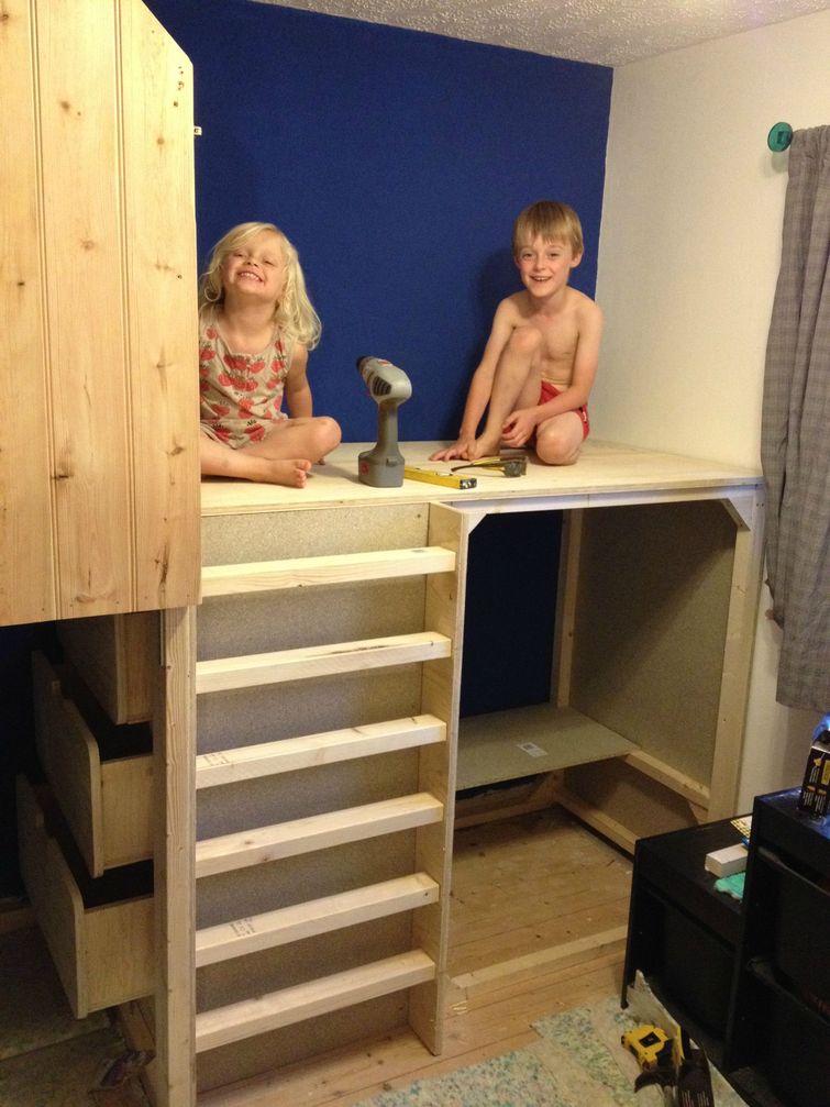 домик на дереве в доме,  остроил домик на дереве в комнате