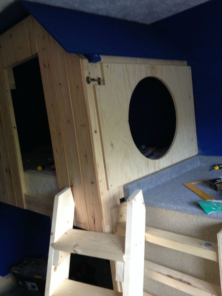 домик на дереве в доме,  остроил домик на дереве в комнате