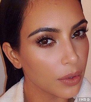 Джеймс Парк,James Parke, фанат Ким Кардашьян, мужчина превратился в Ким Кардашьян, парень сделал операции Ким Кардашьян