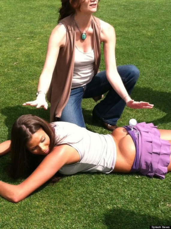 Playboy model Elizabeth Dickson,Элизабет Диксон судится с Playboy, 500 000$ за неудачную партию в гольф 