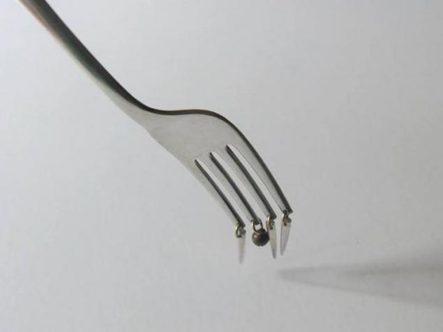 Проект The Uncomfortable, проект Неудобно, дизайнер Катерина Кампрани, Katerina Kamprani, неудобный дизайн