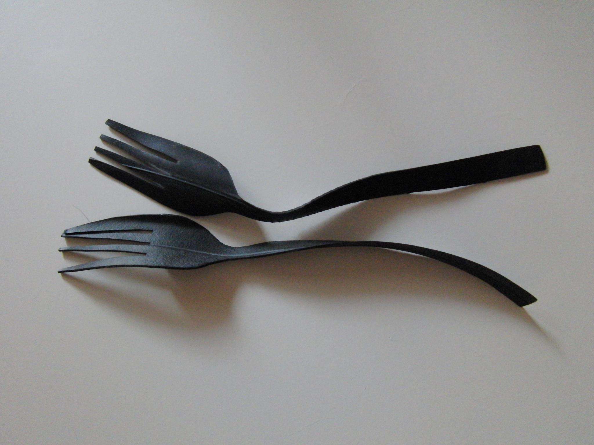 Проект The Uncomfortable, проект Неудобно, дизайнер Катерина Кампрани, Katerina Kamprani, неудобный дизайн