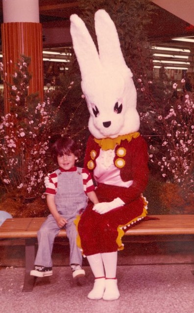 страшные пасхальные кролики зайцы, жуткий пасхальный кролик, пасха