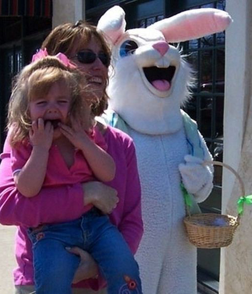 страшные пасхальные кролики зайцы, жуткий пасхальный кролик, пасха