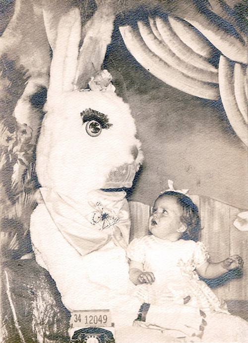 страшные пасхальные кролики зайцы, жуткий пасхальный кролик, пасха