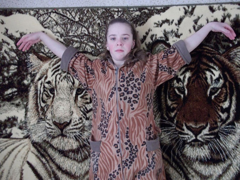 любовь России к коврам, фото на фоне ковра, подборка