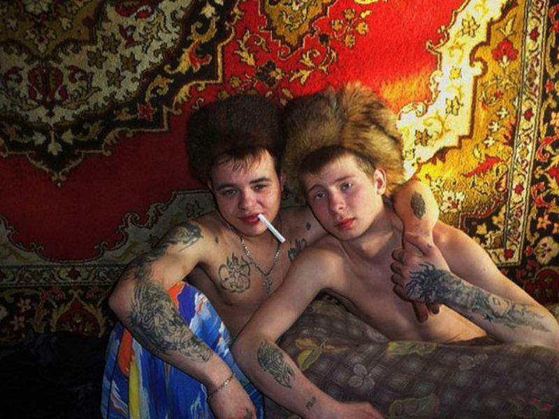 любовь России к коврам, фото на фоне ковра, подборка