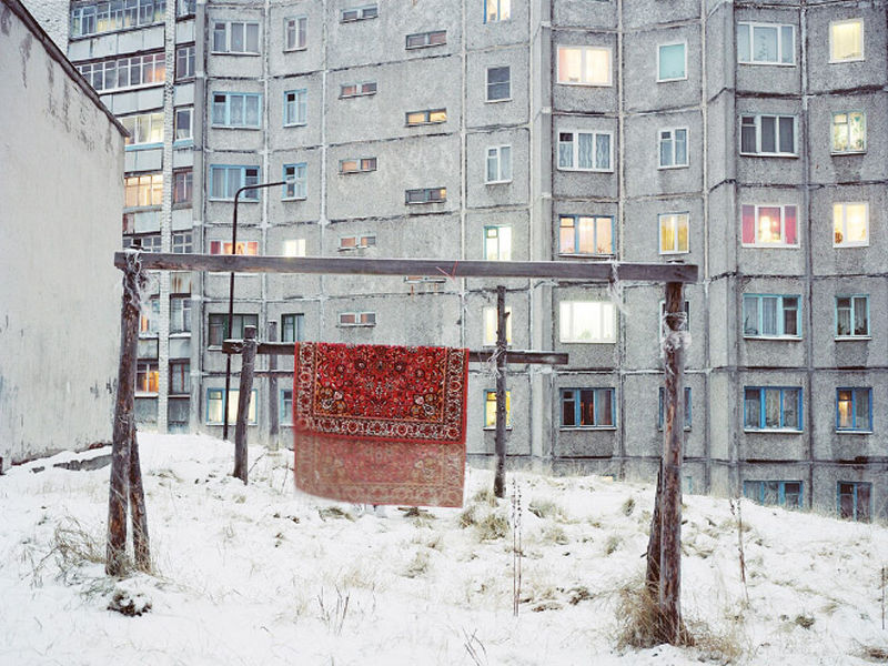 любовь России к коврам, фото на фоне ковра, подборка