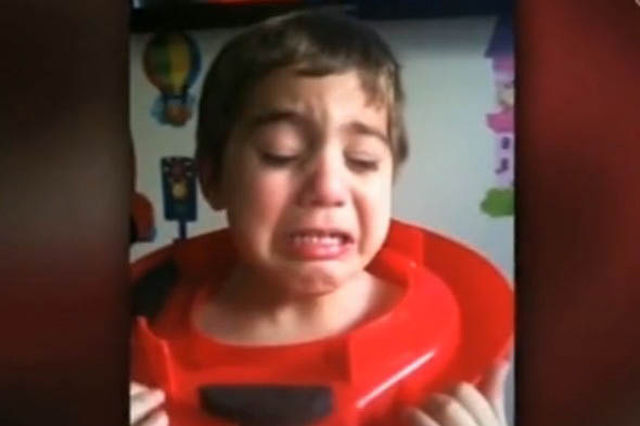 Вот что случается с детьми, стоит только на секунду отвернуться дети без присмотра, если оставить деей на минуту, не следить за детьми, дети в неловких ситуациях