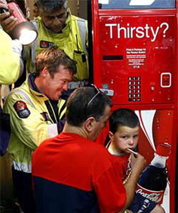 Вот что случается с детьми, стоит только на секунду отвернуться дети без присмотра, если оставить деей на минуту, не следить за детьми, дети в неловких ситуациях