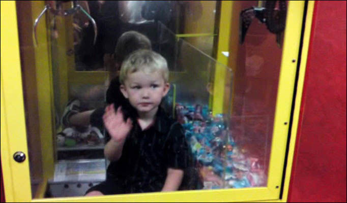 Вот что случается с детьми, стоит только на секунду отвернуться дети без присмотра, если оставить деей на минуту, не следить за детьми, дети в неловких ситуациях