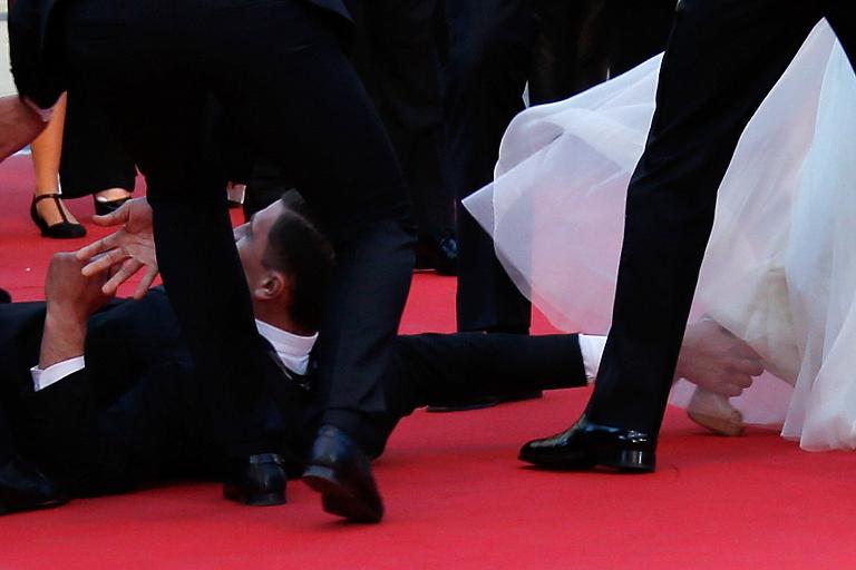 Виталий Седюк, выходки Виталия Седюка, украинский журналист, Виталий Седюк залез под юбку