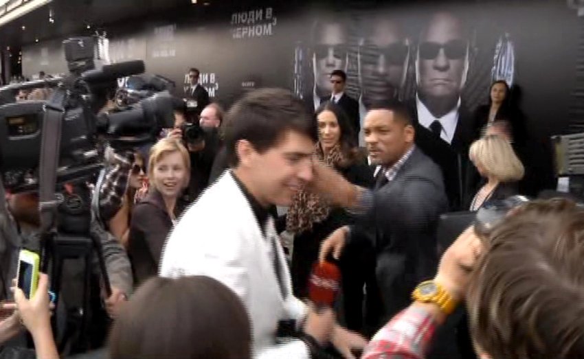 Виталий Седюк, выходки Виталия Седюка, украинский журналист, Виталий Седюк залез под юбку