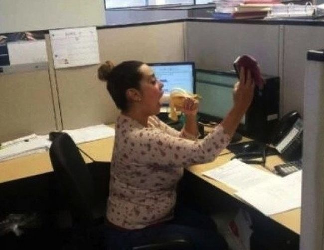 глупые нелепые селфи, тупые самострелы 