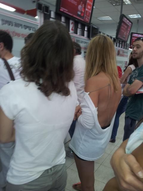 Горе-модники на улицах города, фрики