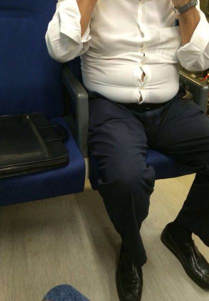 Горе-модники на улицах города, фрики