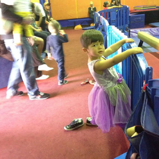 мальчик носит платья, ашер любит носить платья, seth Menachem  