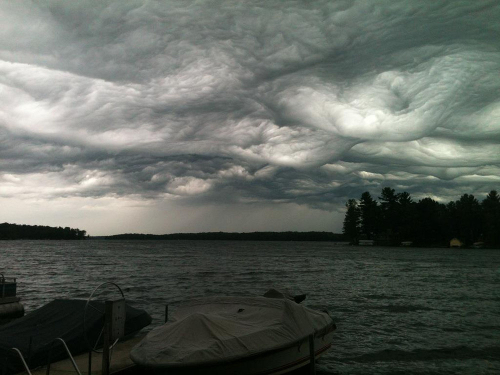 облака асператус, страшные облака, Undulatus asperatus, пугающие облака